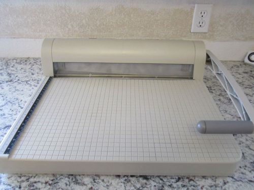 QUARTET ACCUSAFE 13 1/2 X 19&#034;  PAPER CUTTER TRIMMER