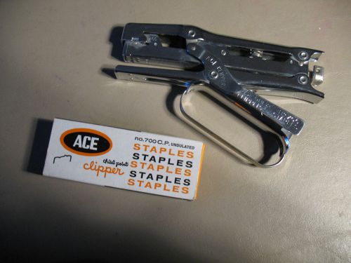 Ace Fastener Co. Clipper 702 Hand Stapler (uses No 700 Staples undulated)