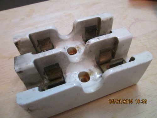 CERAMIC 4 FUSE HOLDER 250V 60AMP USED