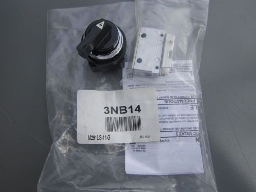 MANUAL 3WAY AIR CONTROL VALVE # 3NB14 NEW-
							
							show original title