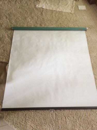 Da-Lite Projector Screen (5&#039;x5&#039;)