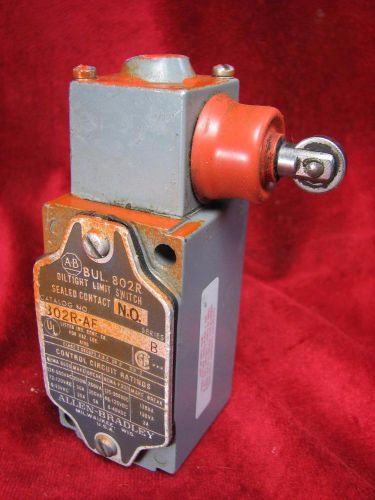 Allen Bradley Oiltight Limit Switch 802R-AF with Roller Operator Head