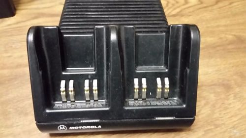 Motorola AA16742 Dual Battery Charger