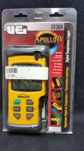 UEI DT304 Appollo IV Quad Input Digital Temperature Handheld Logging Device