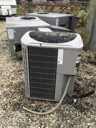 Carrier Rooftop Air Handlers - AC Units and Condenser