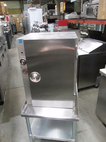 Alto-Shaam Halo Heat® Pizza Holding Cabinet w/ Stainless Steel Door.