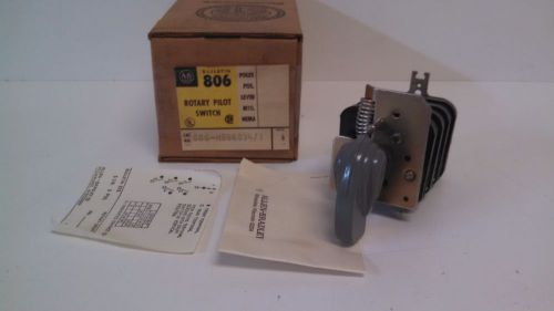 NEW OLD STOCK! ALLEN-BRADLEY 3 POS. SPRING RETURN SELECTOR SWITCH 806-H986894/1