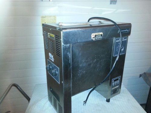 ROUNDUP Vertical Contact  TOASTER VCT- 2000CV