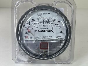 NEW DWYER MAGNEHELIC 102045-10 2002AV DIFFERENTIAL PRESSURE GAUGE