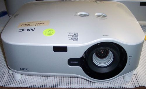 A8012 NEC NP1000 3500 Lumens Projector