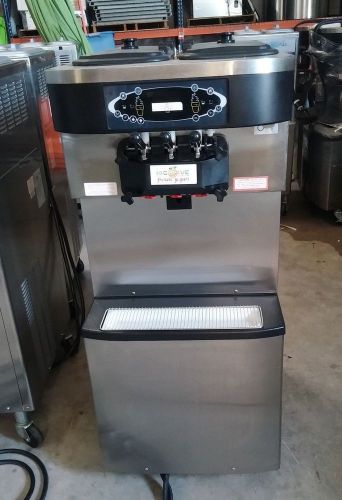 2010 TAYLOR C713-33 SOFT SERVE YOGURT MACHINE 3 PHASE AIR COOLED BEAUTIFUL!