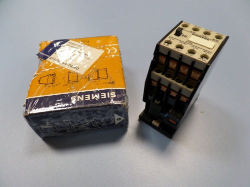 Siemens Contactor 3TH82 44-OAMO