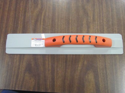 Kraft Tool CF018PF 18&#039;&#039;x3-1/4&#039;&#039; Mag Hand Float W/PF Hdl