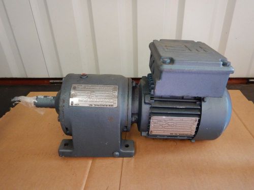 NEW Sew Eurodrive Gear Motor Reducer .5 HP 11.21 Ratio 152 RPM Output  1/2 HP