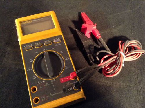 (1) Fluke 27 Rugged Industrial Multimeter with Alligator Clip Leads