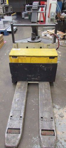 Crown 8,000 Lbs Electric Pallet Jack 80PE-S 24V w Deka 12-D85-15 Battery Working