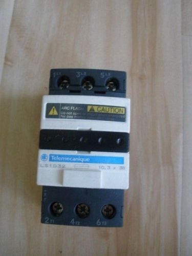 TELEMECANIQUE FUSE HOLDER Disconnect  LS1D32 (3 Pole) 027305 NEW