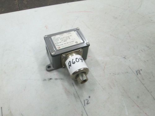 United electric type j6d pressure switch mod #142 range: 0-18 psi 125/277v (new) for sale