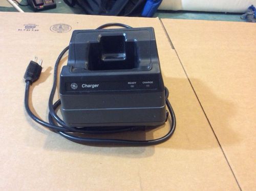 ERICSSON UNIVERSAL DESK BATTERY CHARGER BASE BML 161 59/1 R4A  lpe kpc