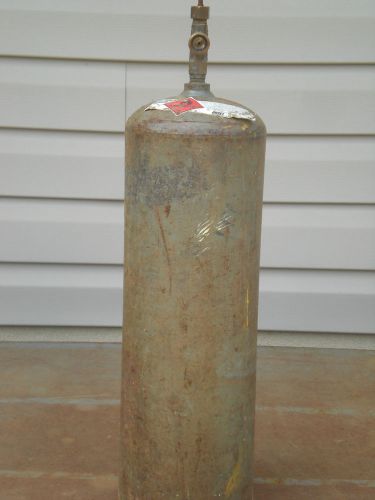 ACETYLENE GAS CYLINDER TANK - 40 CUBIC FOOT TANK - PLUMBERS (B-TANK)