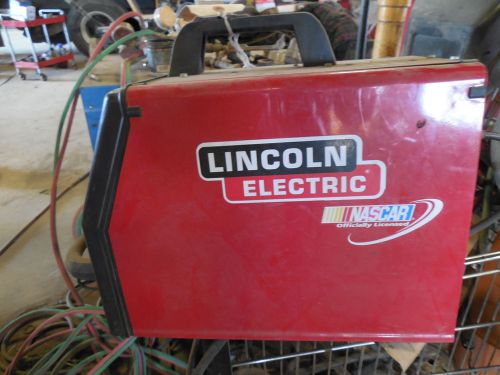 Lincoln SP-175T K1875-1 MIG Welder