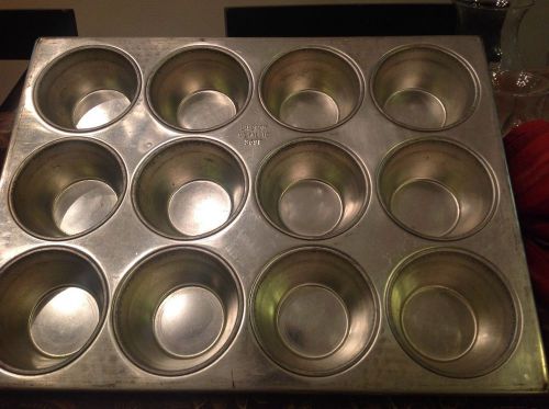 Chicago Metallic Jumbo Commercial Muffin Tin 369F