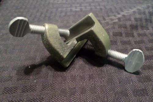 Unbranded Regular 18mm Zinc-Plated Zinc 90° Clamp Holder *Worn*