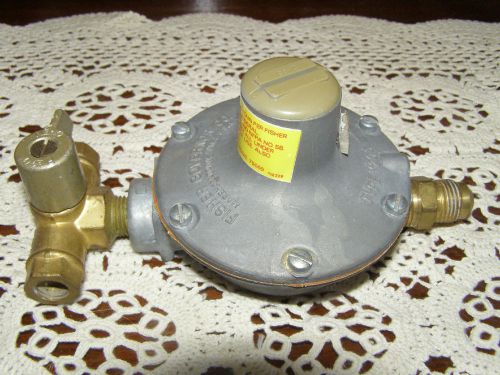 FISHER CONTROLS  LP Propane Gas Regulator R922 USED