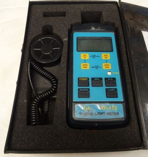 YF-172 Digital Light Meter