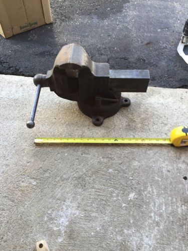 ANTIQUE Athol Machine Co. #714 Swivel Machinist Vice 60 Lbs 4 1/2&#034; Jaws Rare