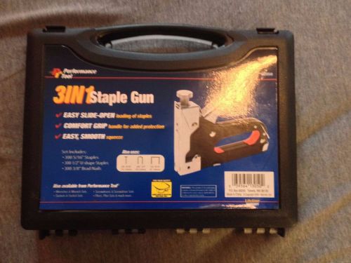 *BRAND NEW* 3-IN-1 STAPLE GUN SET W/ 900 STAPLES &amp; GUN CORDLESS