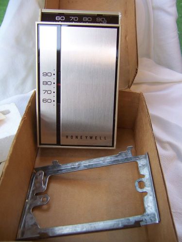 Honeywell T651A Multivoltage  Thermostat w/Box &amp; Instructions