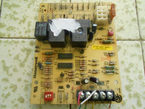 Honeywell ST9120C 4057 Furnace Control Circuit Board HQ1011927HW