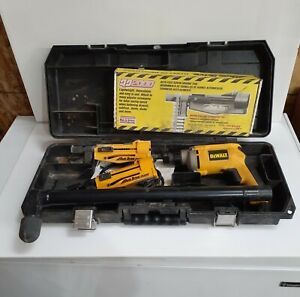 DEWALT Quick Drive PRO W/ Extension Autofeed Screwdriving System w/2 heads