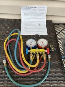 NICE YELLOW JACKET AC AIR CONDITIONING MANIFOLD GAUGE SET W/ HOSES &amp; CASE