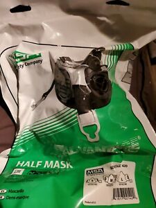 MSA 1 Advantage 420 Half Mask Respirator .size medium