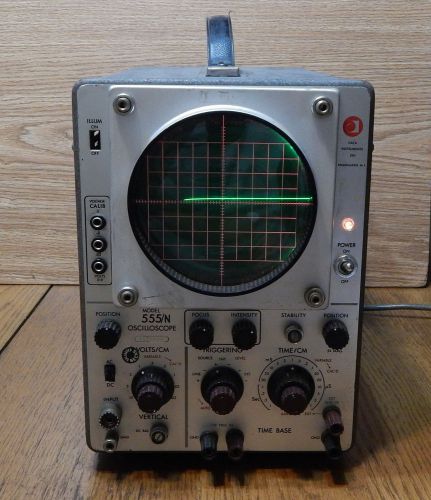 VINTAGE DATA INSTRUMENTS OSCILLOSCOPE MODEL 555/N