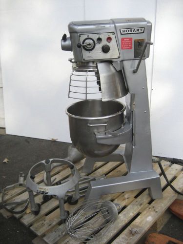 Hobart mixer d300t 30 qt quart mixer dough donut cupcake attachments pastry 3ph for sale