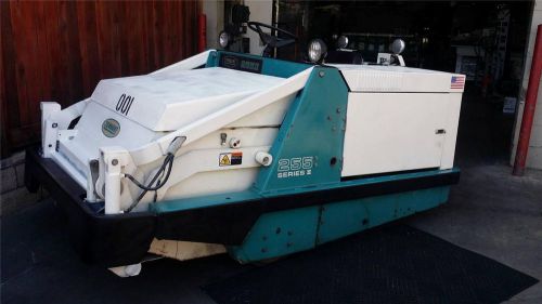 Tennant 255 Series II Sweeper Scrubber