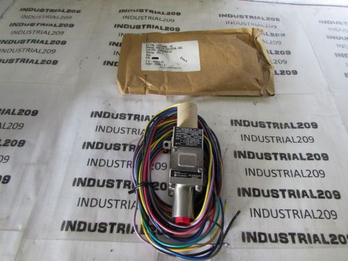 ITT NEO DYN ADLUSTABLE PRESSURE SWITCH 132P4S408-102 NEW