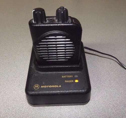 Motorola Minitor IV A04KUS9238AC UHF Stored Voice Pager with Charger