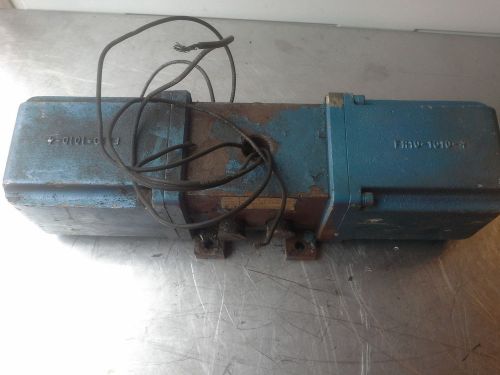 USED EATON HYDRAULIC VALVE DIRECTIONAL SERVO 120 VOLT MODEL FR10-5-120-60