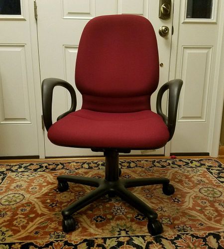 GASTONIA, NC || VINTAGE Steelcase Sensor Ergonomic Office Chair Pastel Pink/Gray