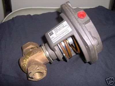 BARBER COLMAN  1/2 &#034; BRONZE PHEUMATIC CONTROL VALVE