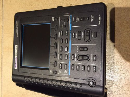 PORTABLE DIGITAL OSCILLOSCOPE-TEKTRONIX THS720A WITH ACCESSORIES