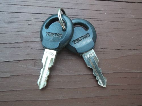 2 Tristar FR-05 Vending Machine Keys