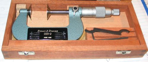 BROWN &amp; SHARPE 2&#034; DISC FLANGE MICROMETER,IN ORIGINAL WOODEN CASE