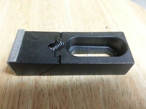 ADJUSTABEL BASE  HOLD DOWN BRIDGEPORT CLAMP 1.5 X 4.25 WITH SERRATIONS