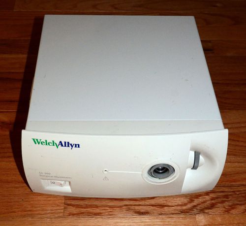 Welch Allyn CL300 Surgical Illuminator  - Works Well - Good Bulb