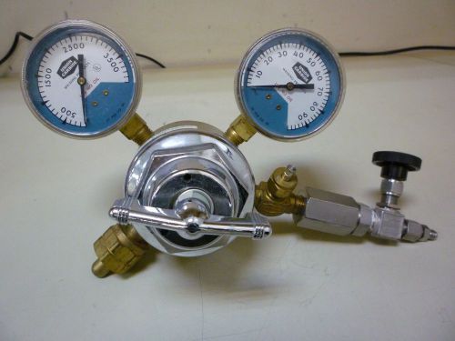 Union Carbide gas regulator Type R TSA 75-350